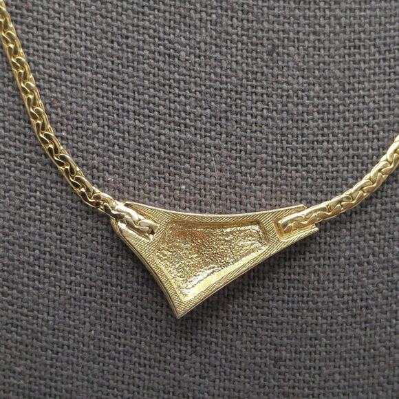 Vintage Park Lane Black White Enamel Pendant Necklace, 16 Inch Choker - Picture 3 of 9